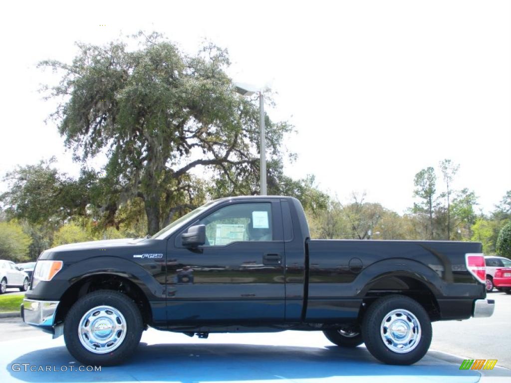 2010 F150 XL Regular Cab - Tuxedo Black / Tan photo #2