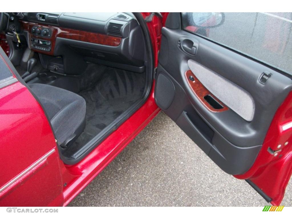 2001 Sebring LX Sedan - Inferno Red Tinted Pearlcoat / Dark Slate Gray photo #11
