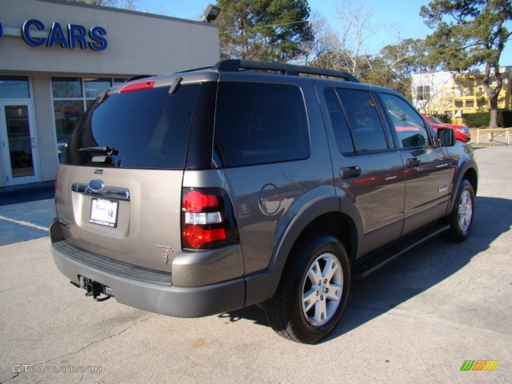 2006 Explorer XLT - Mineral Grey Metallic / Camel photo #8