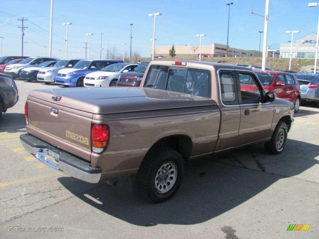 1994 B-Series Truck B4000 LE Extended Cab - Medium Mocha Metallic / Beige photo #9