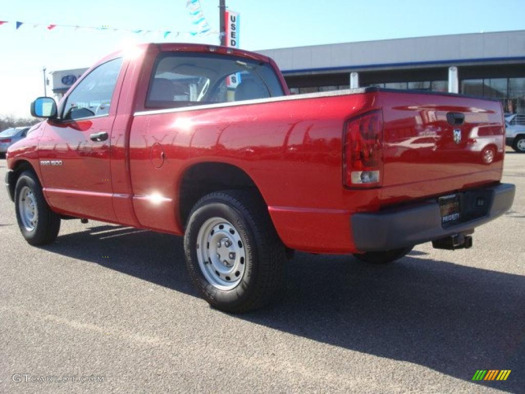 2005 Ram 1500 ST Regular Cab - Flame Red / Taupe photo #4