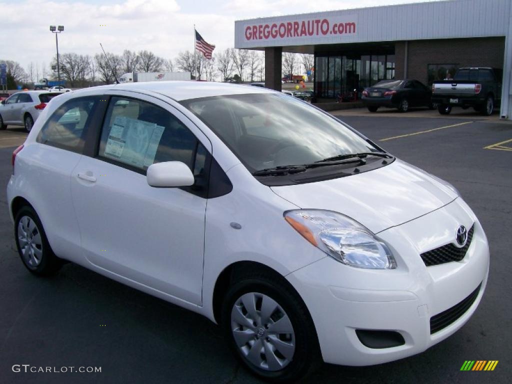 2010 Yaris 3 Door Liftback - Polar White / Dark Charcoal photo #1