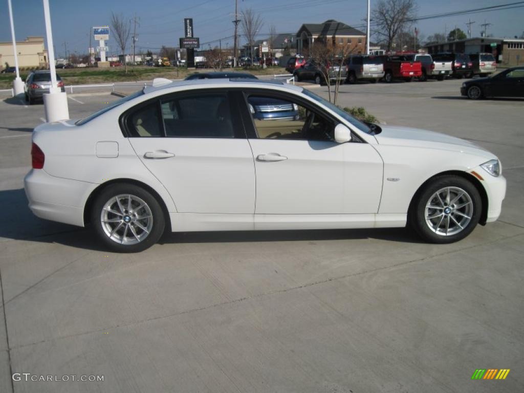 2010 3 Series 328i Sedan - Alpine White / Beige photo #4