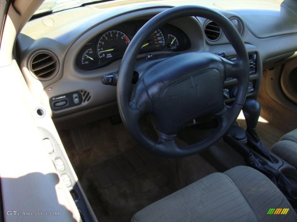 1997 Grand Am SE Sedan - Light Taupe Metallic / Taupe photo #10