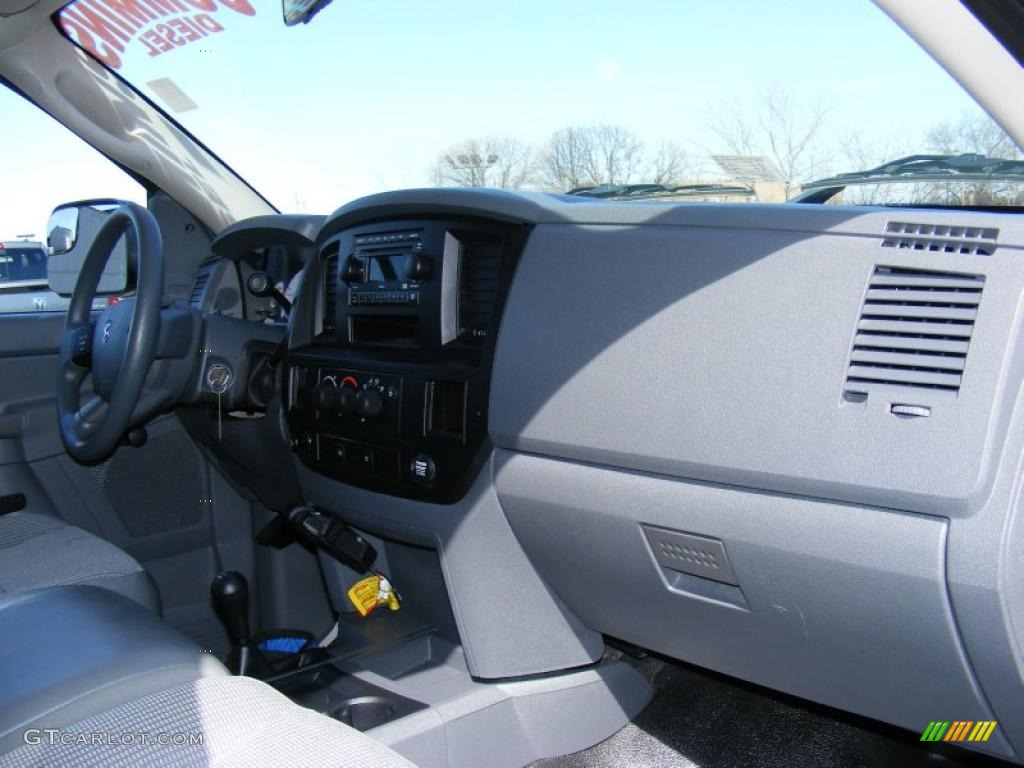 2008 Ram 2500 ST Quad Cab 4x4 - Bright Silver Metallic / Medium Slate Gray photo #17
