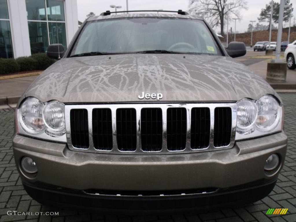 2005 Grand Cherokee Limited 4x4 - Light Khaki Metallic / Medium Slate Gray photo #8