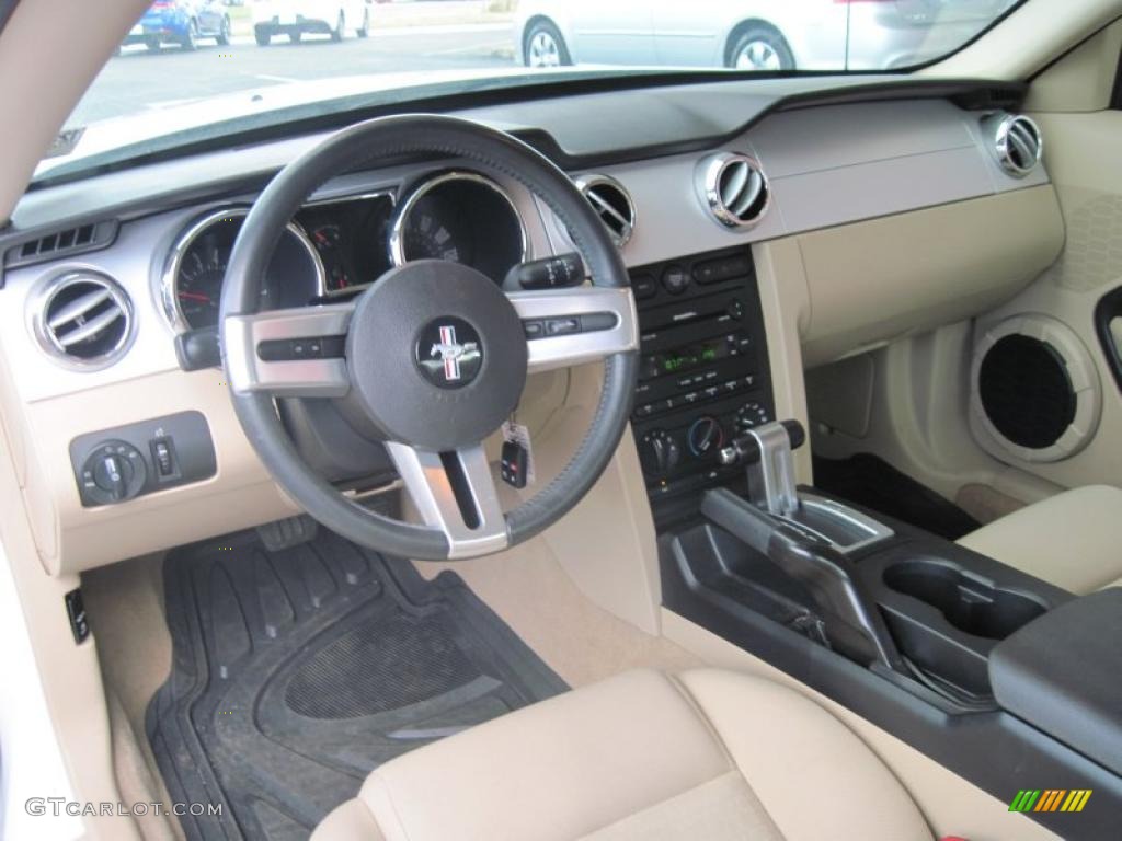 2006 Mustang V6 Premium Coupe - Performance White / Light Parchment photo #9