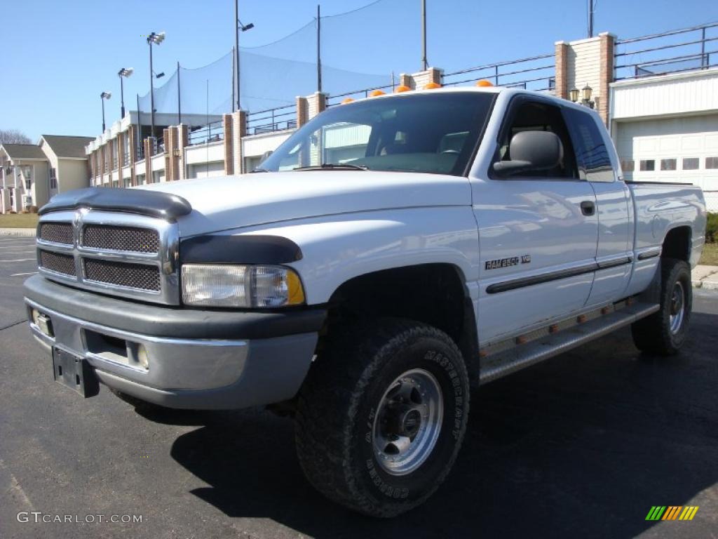1999 Ram 2500 ST Extended Cab 4x4 - Bright White / Agate photo #1