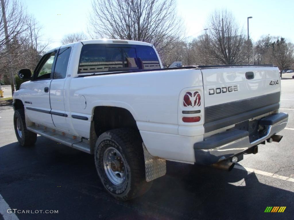 1999 Ram 2500 ST Extended Cab 4x4 - Bright White / Agate photo #3