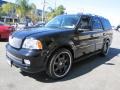 Black - Navigator Luxury 4x4 Photo No. 3