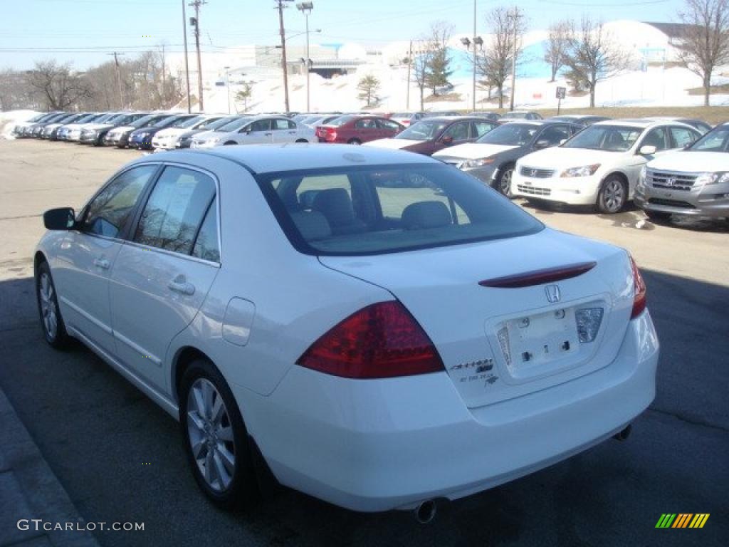 2006 Accord EX-L V6 Sedan - Taffeta White / Ivory photo #4