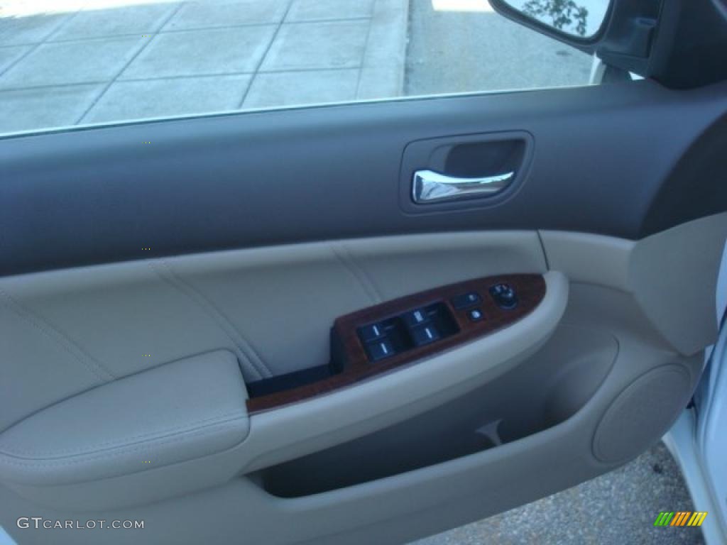 2006 Accord EX-L V6 Sedan - Taffeta White / Ivory photo #11