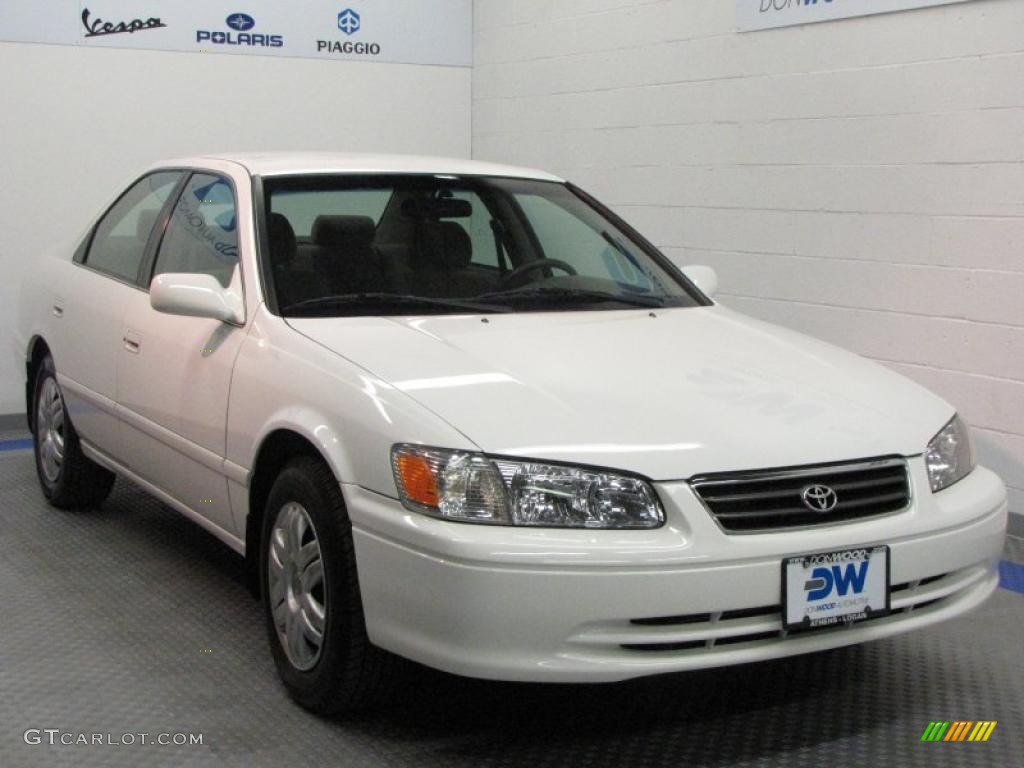 2000 Camry LE - Super White / Sage photo #1