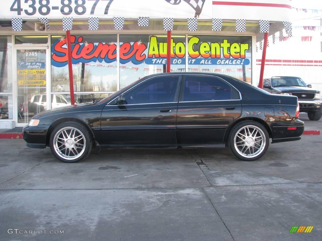 1994 Accord EX Sedan - Granada Black Pearl / Gray photo #1