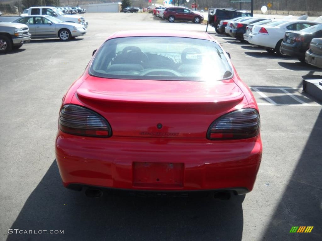 2001 Grand Prix GT Sedan - Bright Red / Graphite photo #3