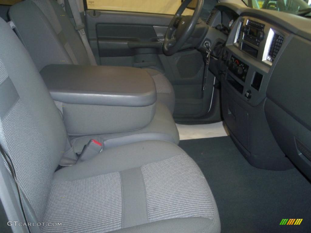 2007 Ram 1500 SLT Quad Cab 4x4 - Bright White / Medium Slate Gray photo #19