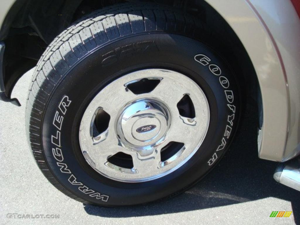 2005 F150 XLT SuperCab - Dark Toreador Red Metallic / Tan photo #18