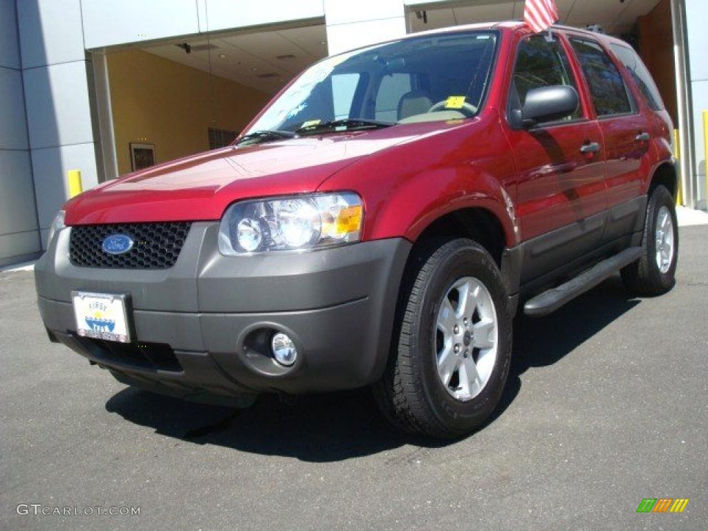 2007 Escape XLT - Red / Medium/Dark Pebble photo #2