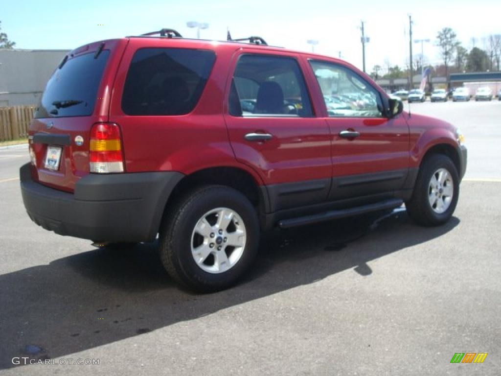2007 Escape XLT - Red / Medium/Dark Pebble photo #7