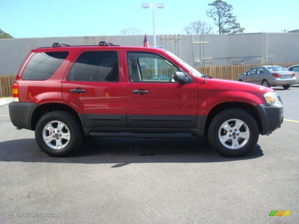 2007 Escape XLT - Red / Medium/Dark Pebble photo #8