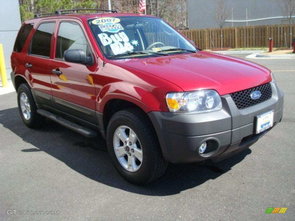 2007 Escape XLT - Red / Medium/Dark Pebble photo #9