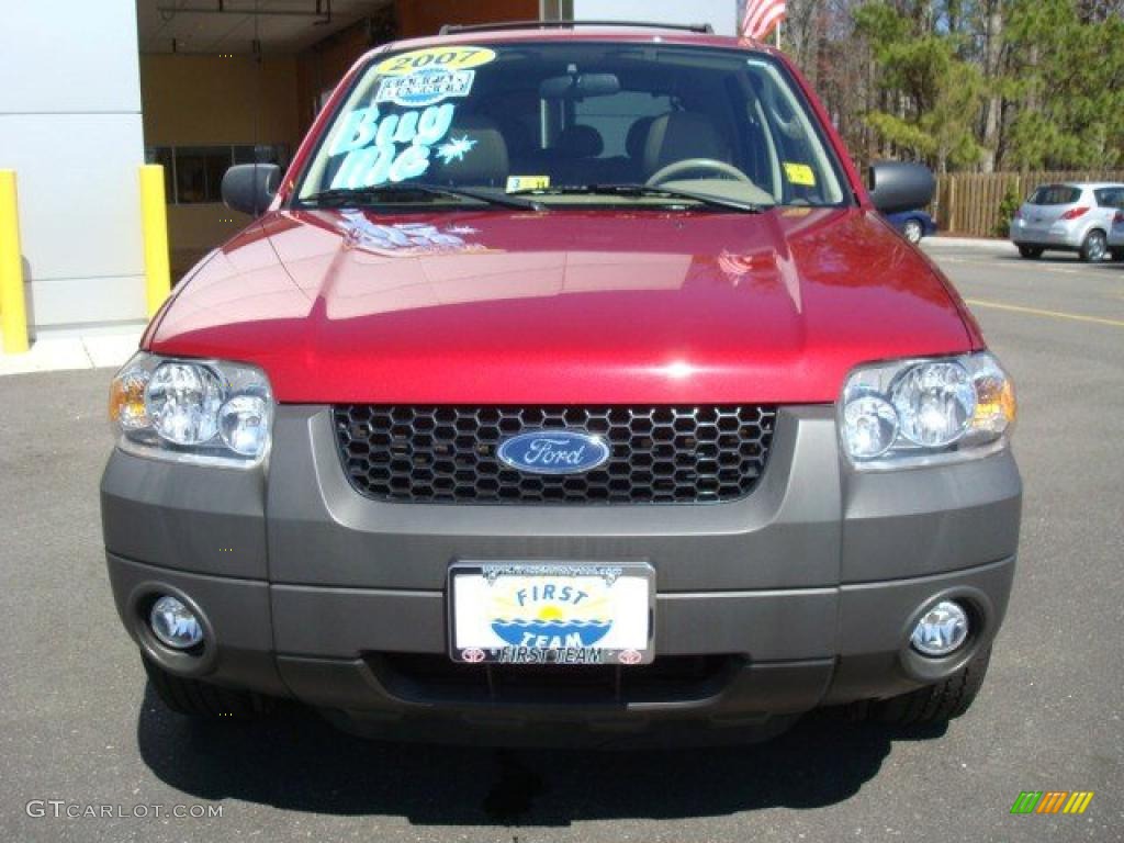 2007 Escape XLT - Red / Medium/Dark Pebble photo #10