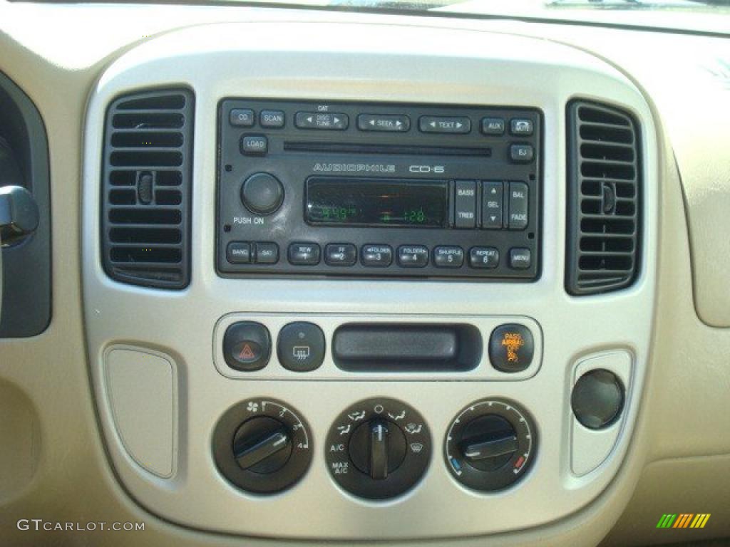 2007 Escape XLT - Red / Medium/Dark Pebble photo #16