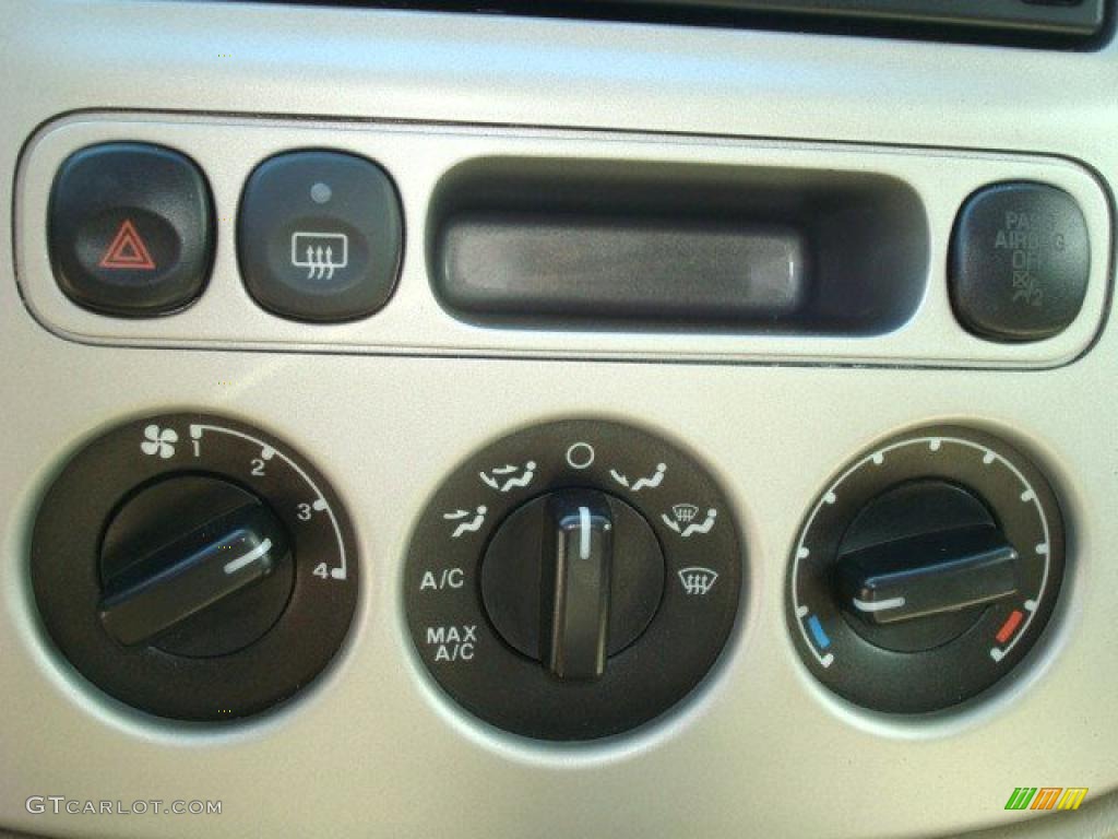 2007 Escape XLT - Red / Medium/Dark Pebble photo #18