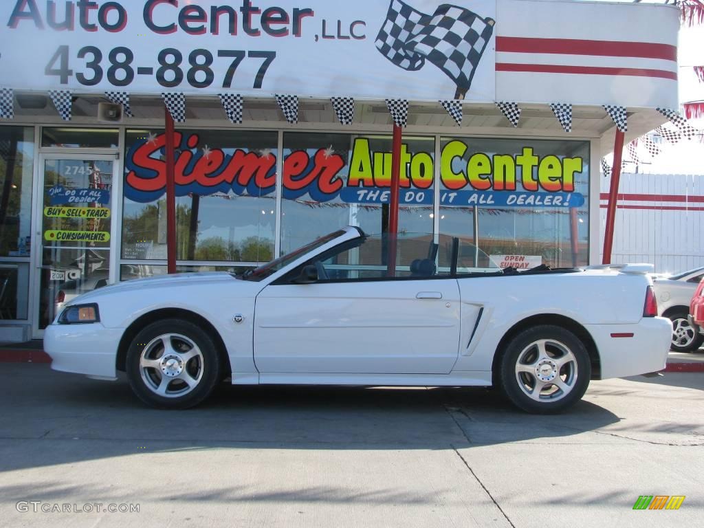 2004 Mustang V6 Convertible - Oxford White / Dark Charcoal photo #1