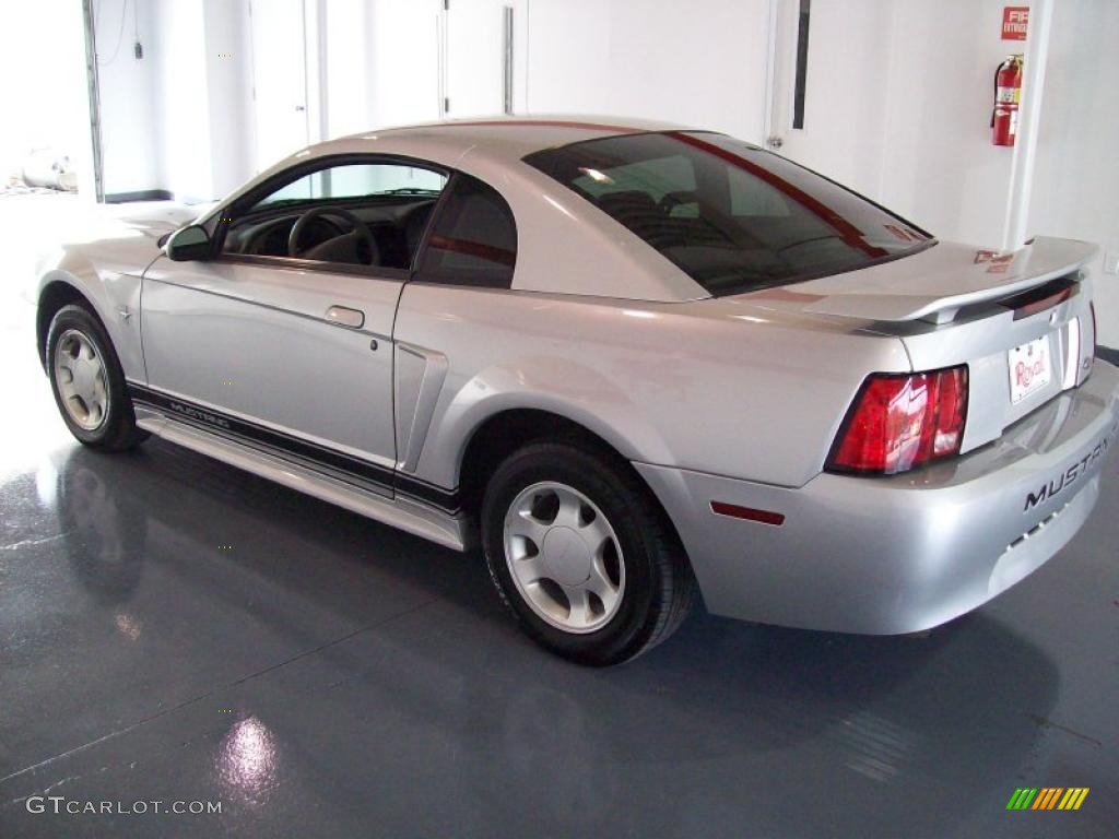 2001 Mustang V6 Coupe - Silver Metallic / Medium Graphite photo #4