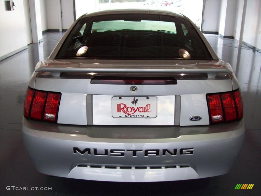 2001 Mustang V6 Coupe - Silver Metallic / Medium Graphite photo #5