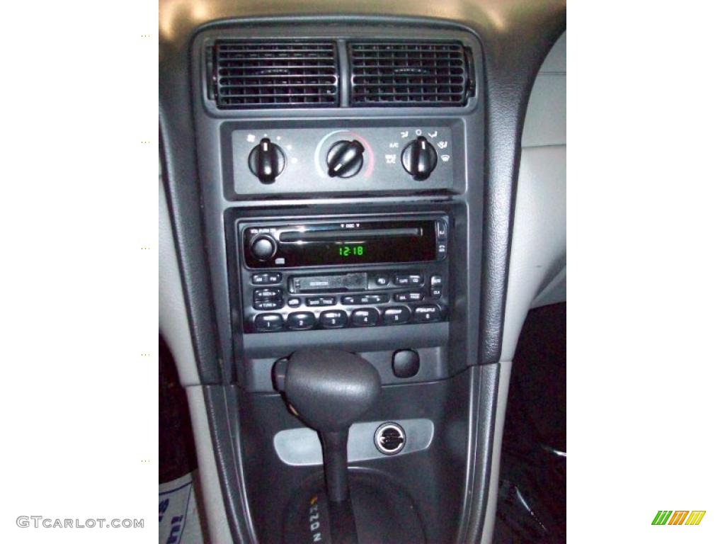 2001 Mustang V6 Coupe - Silver Metallic / Medium Graphite photo #16