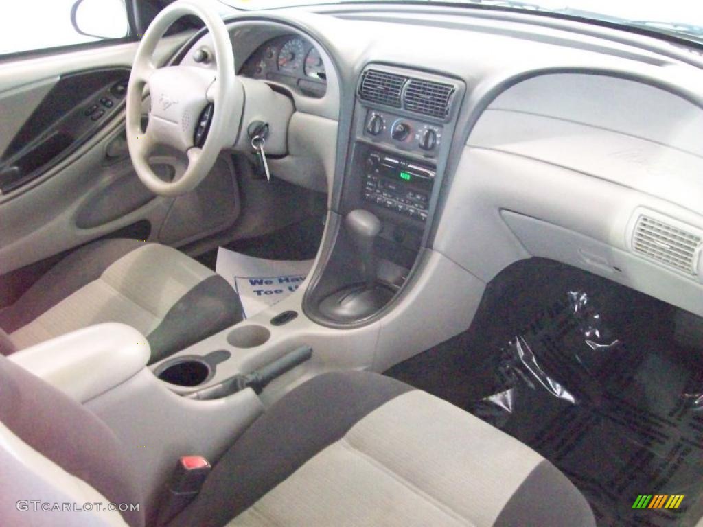 2001 Mustang V6 Coupe - Silver Metallic / Medium Graphite photo #22