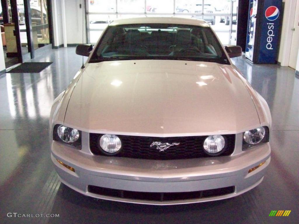 2006 Mustang GT Premium Coupe - Satin Silver Metallic / Light Graphite photo #2