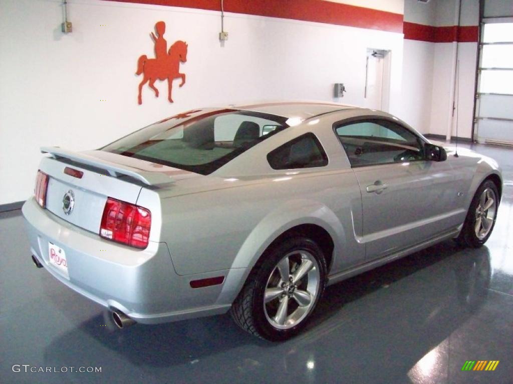 2006 Mustang GT Premium Coupe - Satin Silver Metallic / Light Graphite photo #6