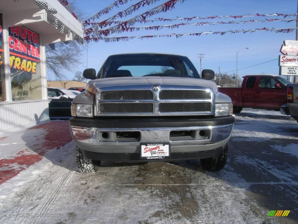 1999 Ram 1500 ST Extended Cab 4x4 - Silver Metallic / Mist Gray photo #3