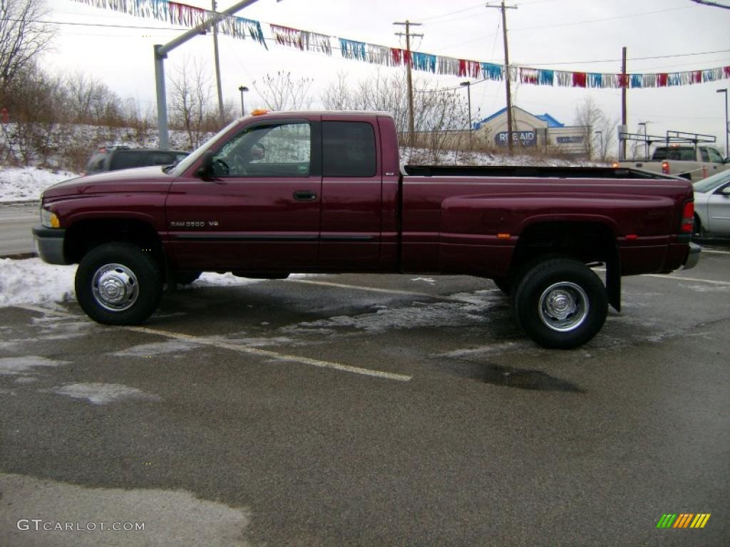 2001 Ram 3500 SLT Club Cab 4x4 Dually - Dark Garnet Red Pearl / Mist Gray photo #2