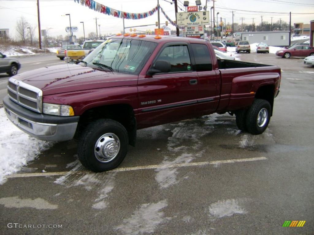 2001 Ram 3500 SLT Club Cab 4x4 Dually - Dark Garnet Red Pearl / Mist Gray photo #3