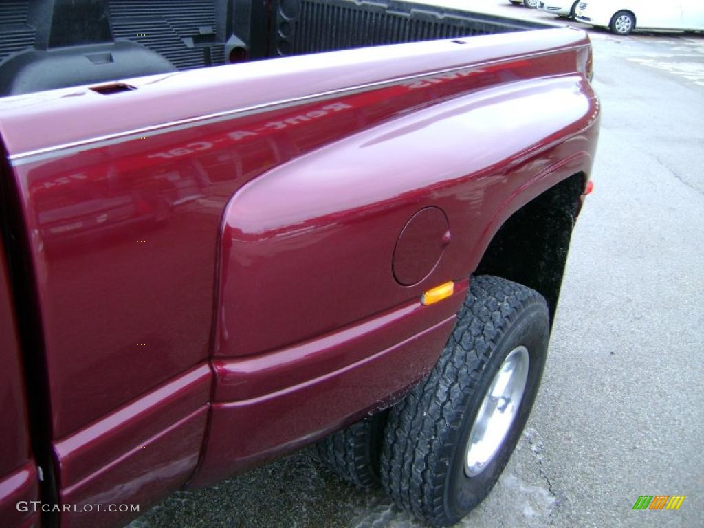 2001 Ram 3500 SLT Club Cab 4x4 Dually - Dark Garnet Red Pearl / Mist Gray photo #18