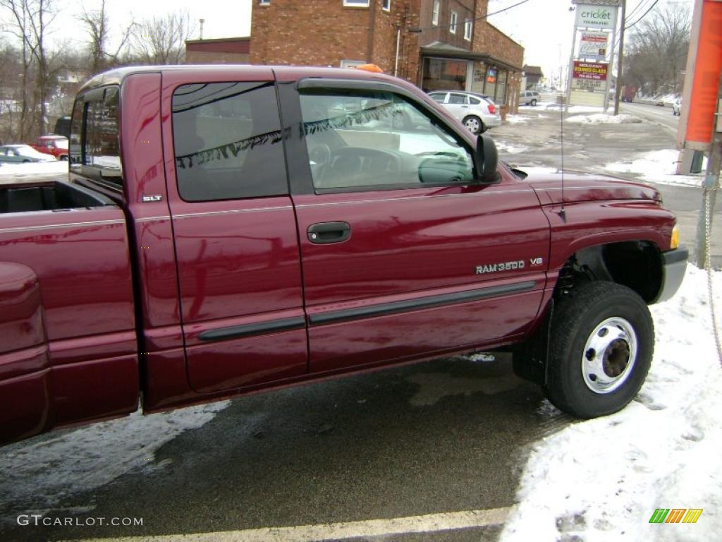 2001 Ram 3500 SLT Club Cab 4x4 Dually - Dark Garnet Red Pearl / Mist Gray photo #23