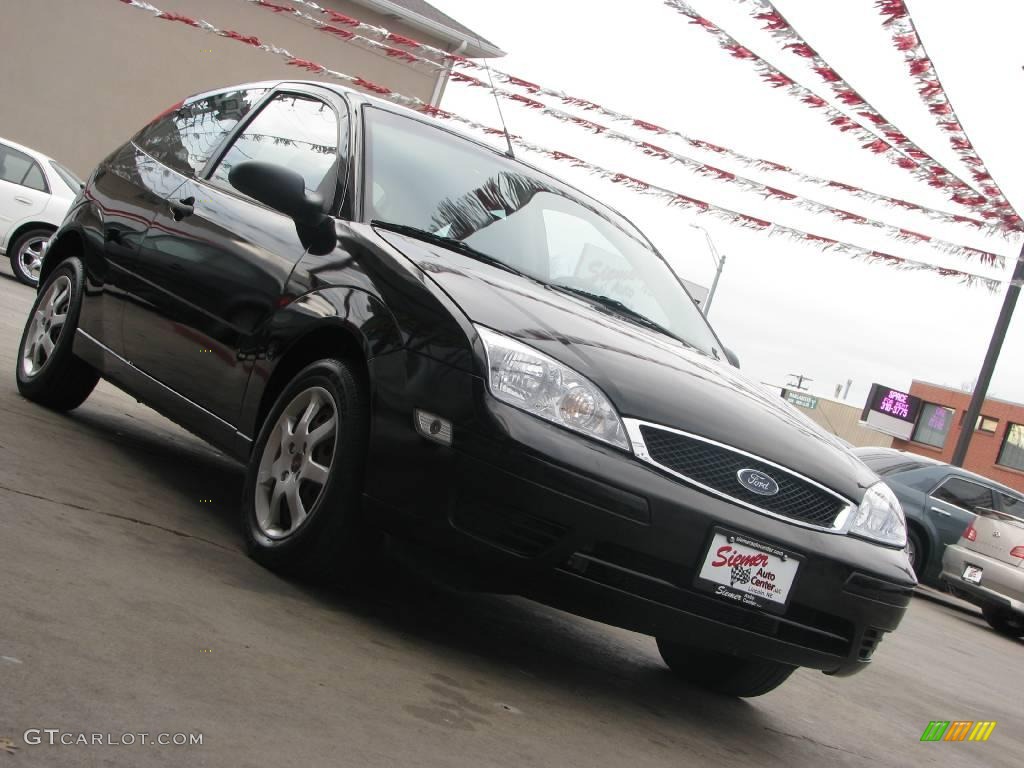 2005 Focus ZX3 SE Coupe - Pitch Black / Dark Flint/Light Flint photo #4