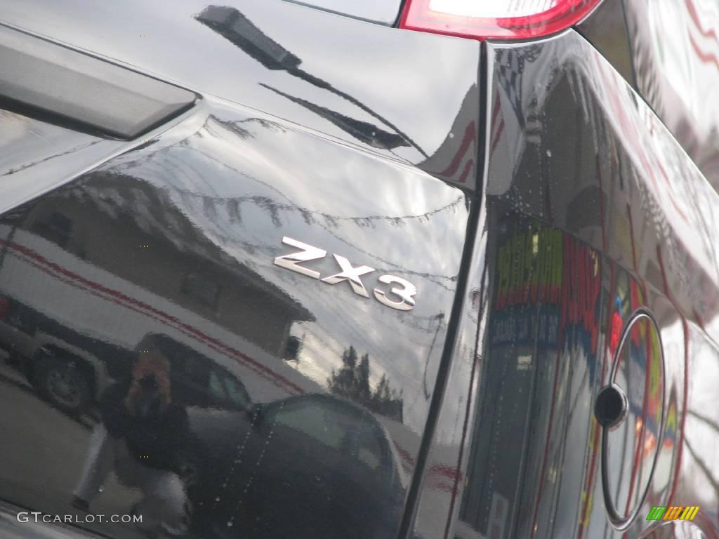 2005 Focus ZX3 SE Coupe - Pitch Black / Dark Flint/Light Flint photo #10