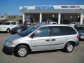 Bright Silver Metallic 2004 Dodge Caravan SE