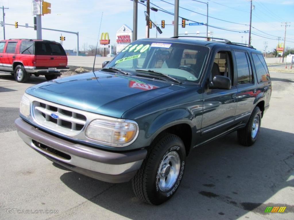 1997 Explorer XLT 4x4 - Medium Willow Metallic / Medium Graphite photo #12