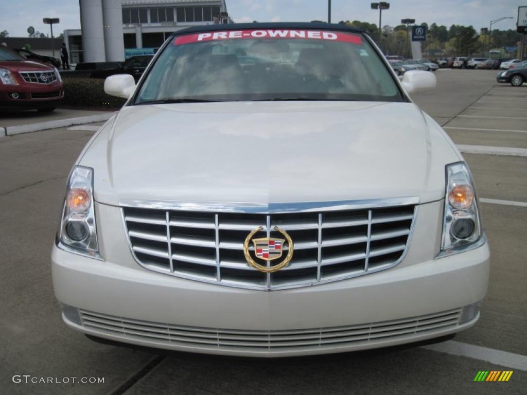 2007 DTS Sedan - White Lightning / Cashmere photo #5