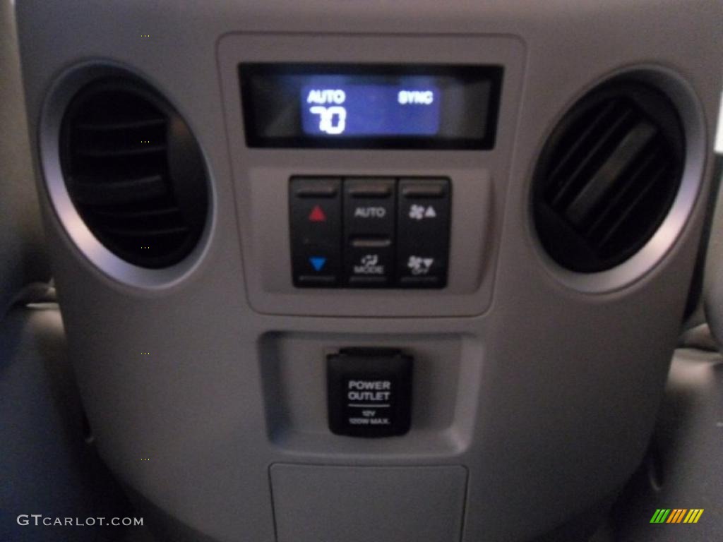 2010 Pilot Touring - Taffeta White / Gray photo #20