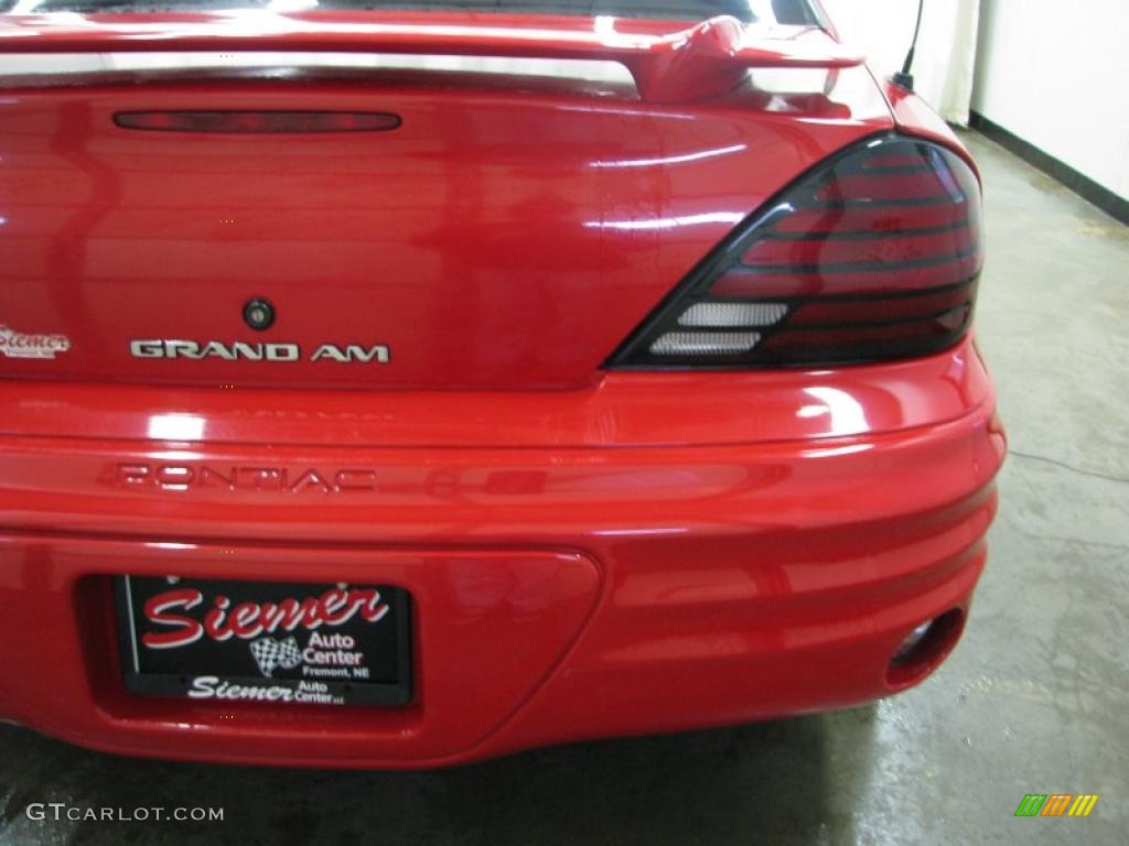 2001 Grand Am SE Coupe - Bright Red / Dark Pewter photo #17