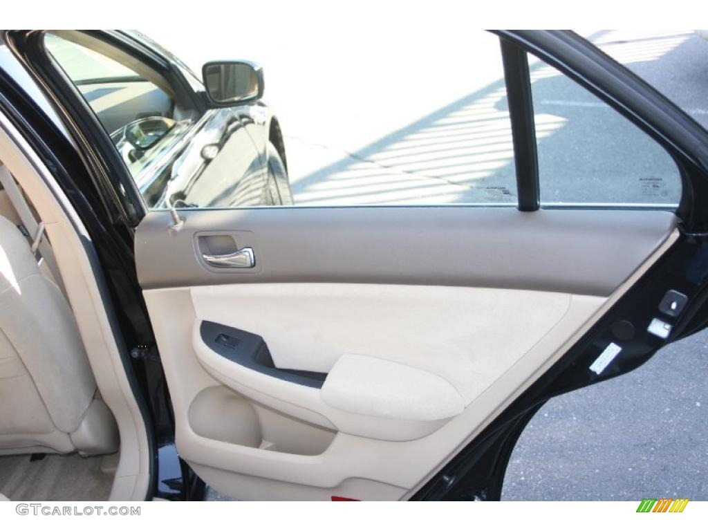 2007 Accord LX Sedan - Nighthawk Black Pearl / Ivory photo #16