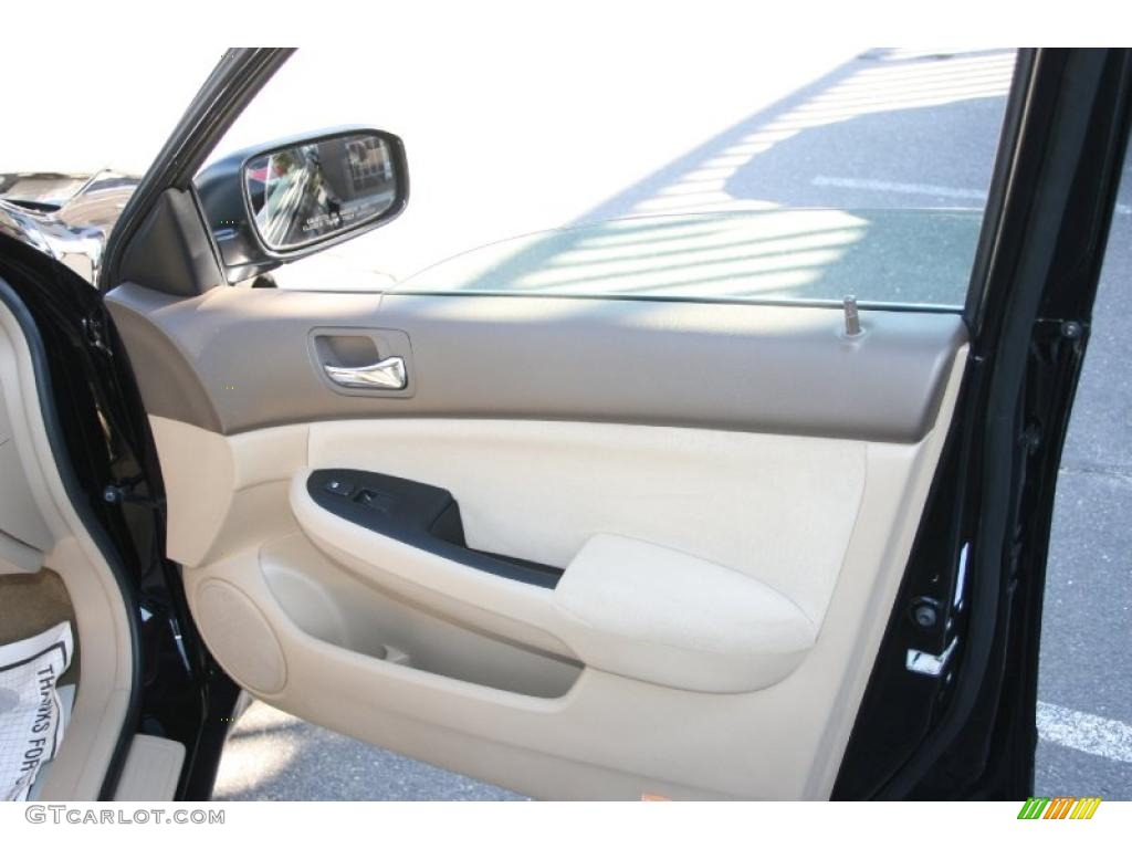 2007 Accord LX Sedan - Nighthawk Black Pearl / Ivory photo #17