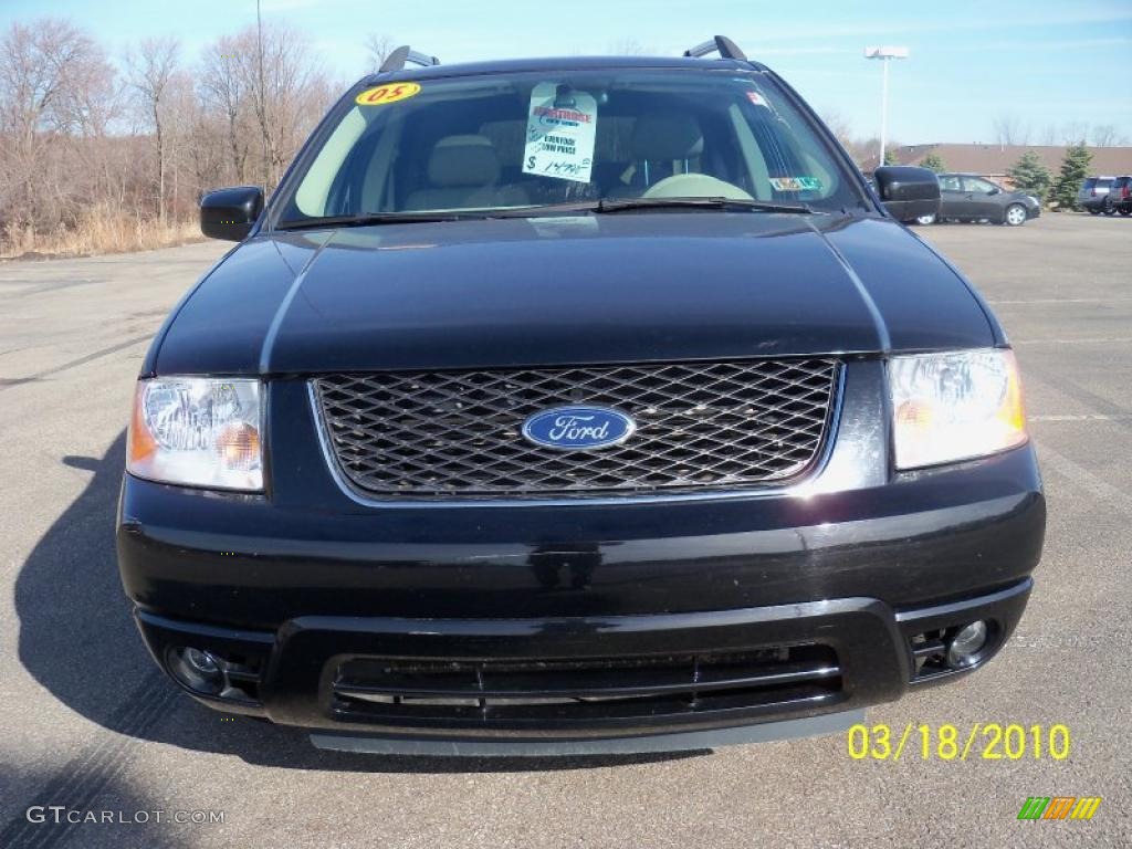 Black Ford Freestyle